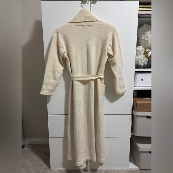 100% cashmere beautiful Cream Robe - Picture 2 of 6